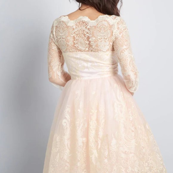 NWT Chi Chi Gilded Grace Dress Size 2 - Picture 2 of 7